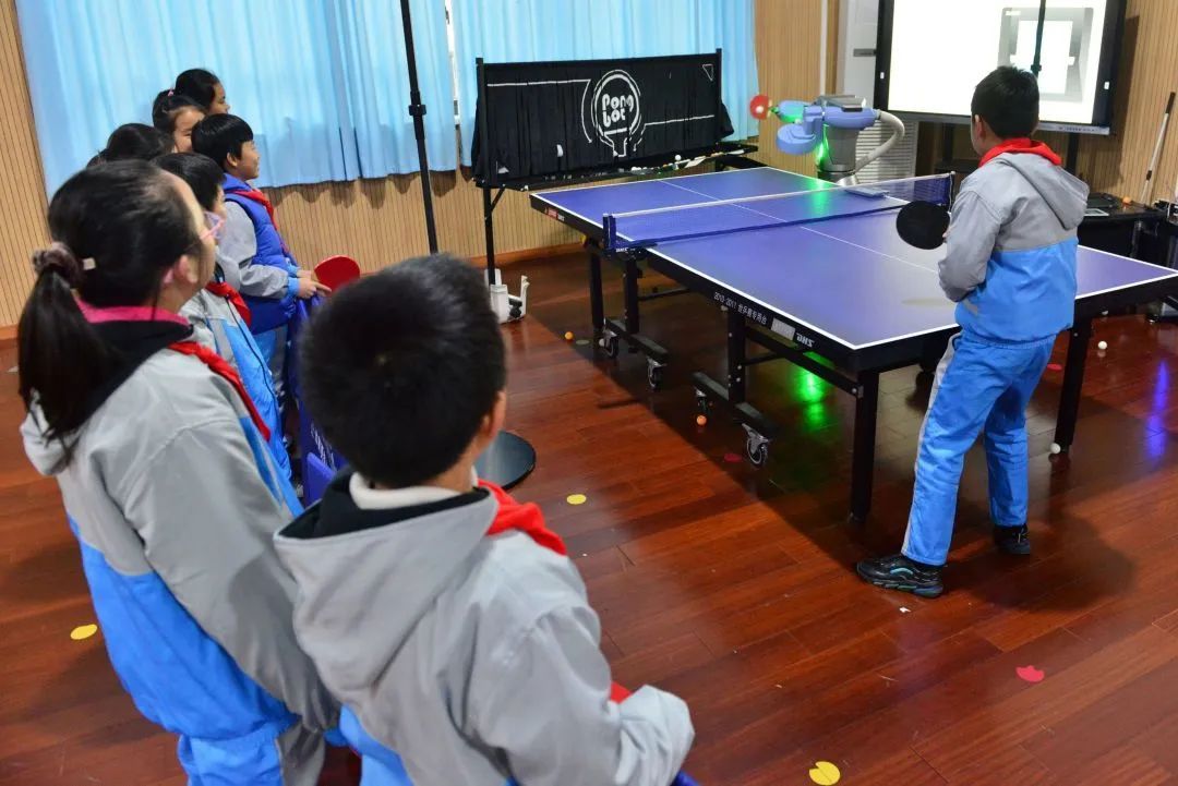 刘建超会见意大利多党政治家代表团(图1)