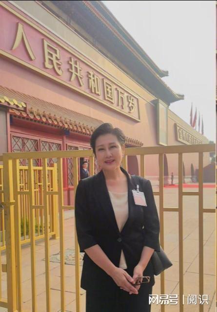九三阅兵暴露张凯丽的“真实身份”不一般难怪她能受邀观礼(图12)